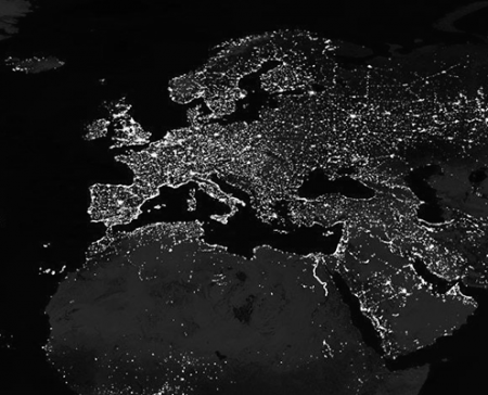 Ночи евразии. Евразия со спутника. Евразия ночью. Ночная карта Евразии. Снимок Евразии ночью.